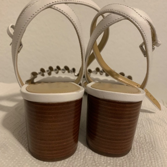 Elegant White Sandals - Picture 3 of 9